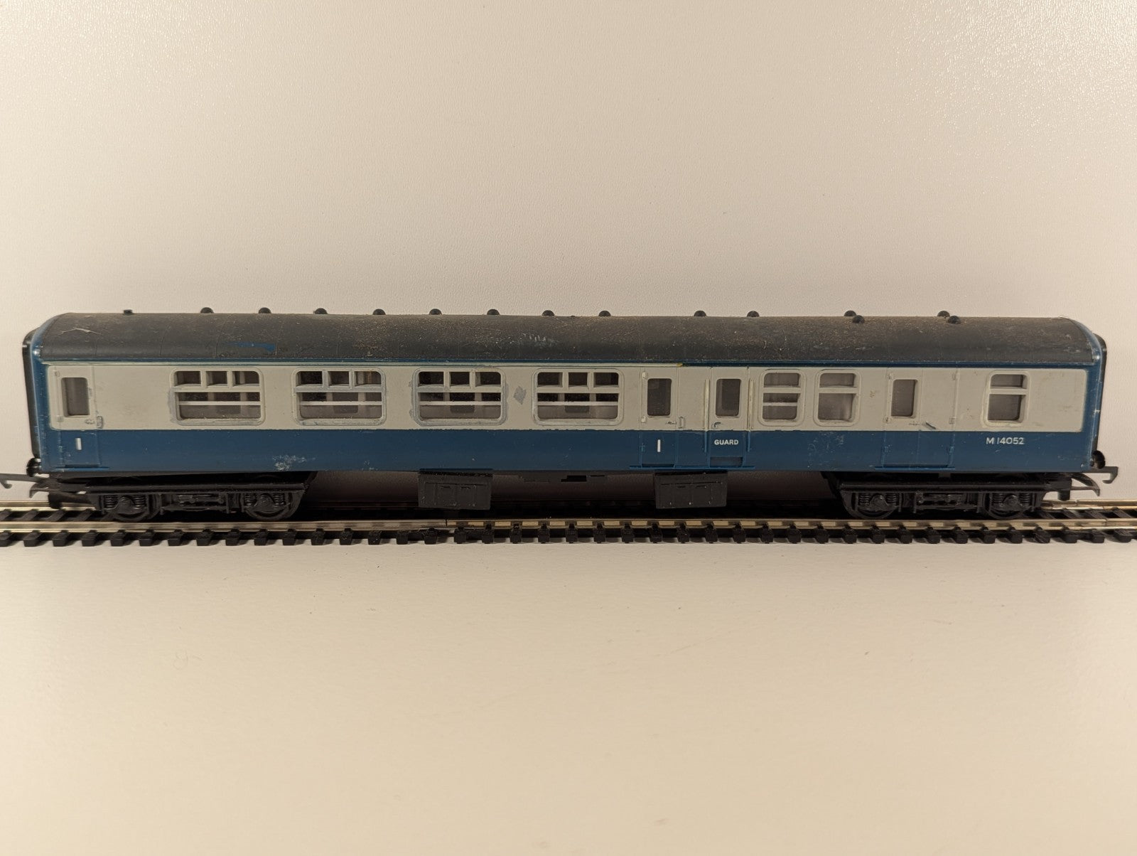 Hornby R922 BR Mk2 Inter-City Brake 2nd Class M14052