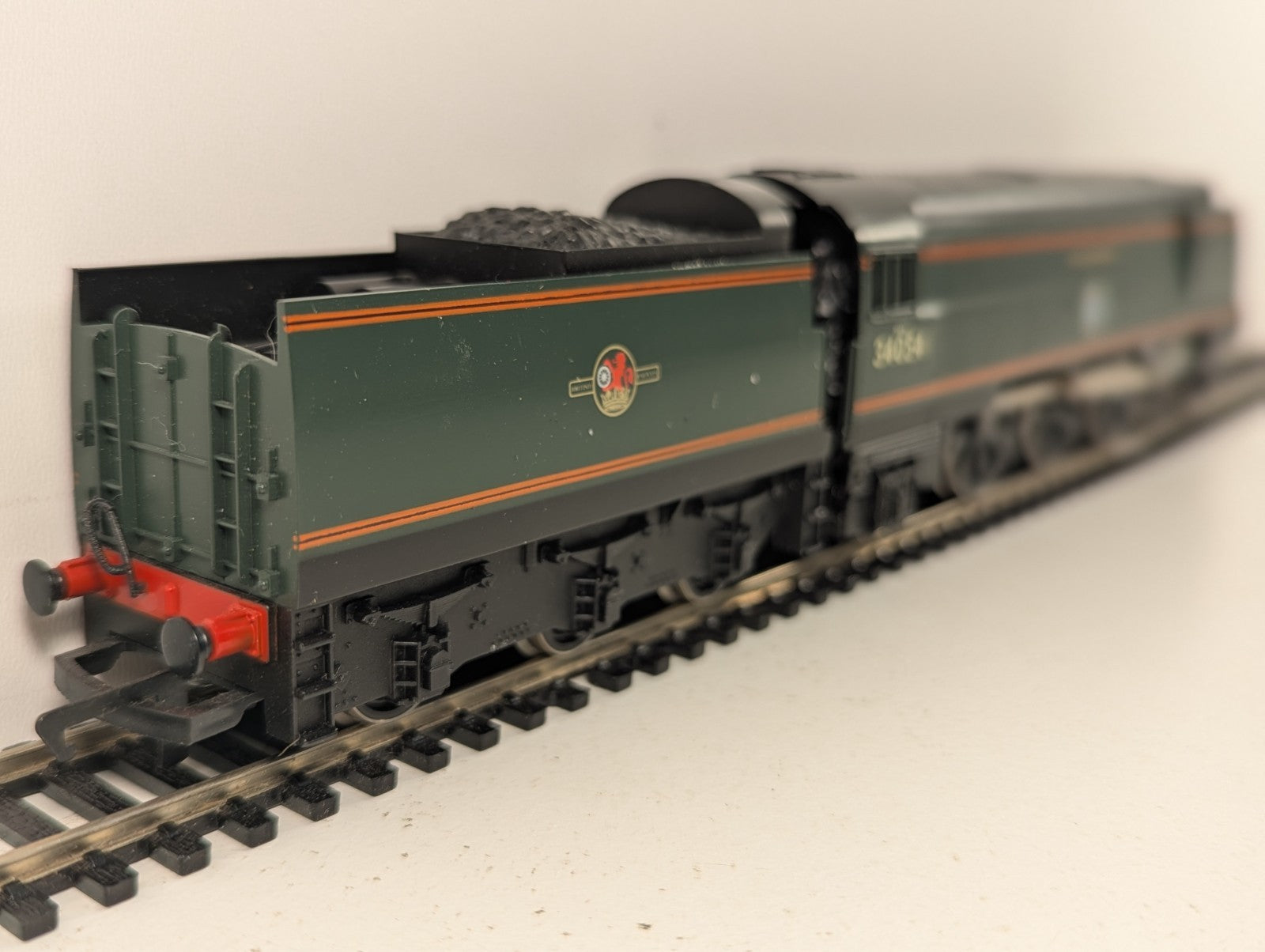 Hornby Railways R310 BR Battle of Britain Class "Lord Beaverbrook" 4-6-2 - boxed