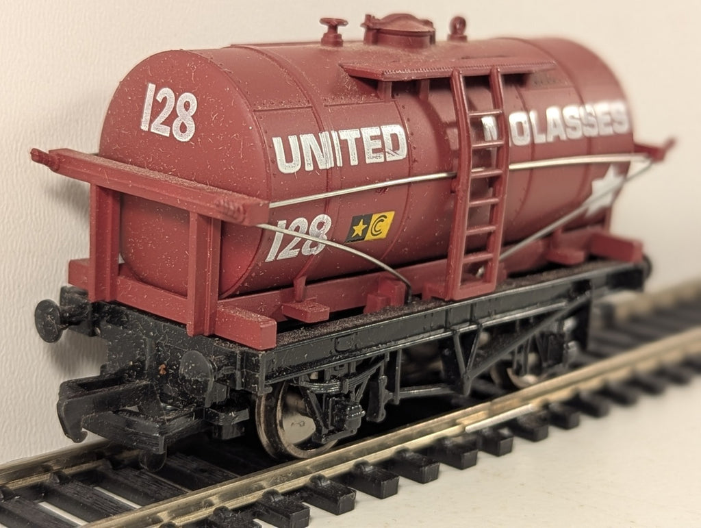 Mainline Railways 37-136 OO Gauge United Molasses Tank Wagon - Boxed