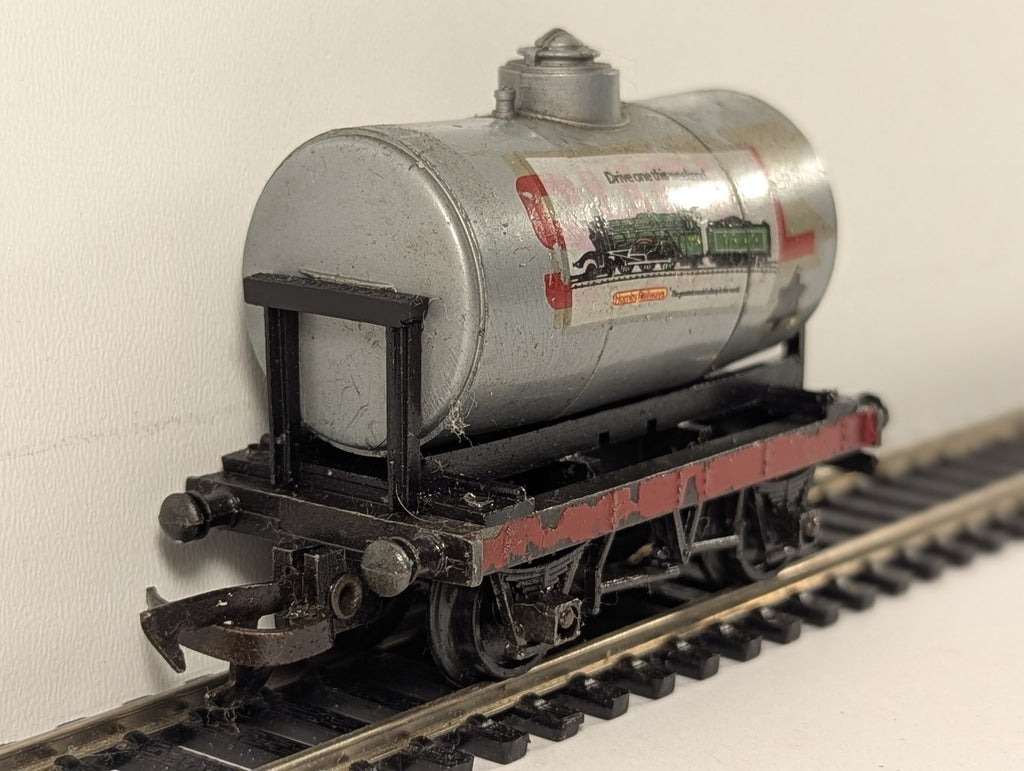 Tri-ang OO Gauge BP Tank Wagon BP Silver R12