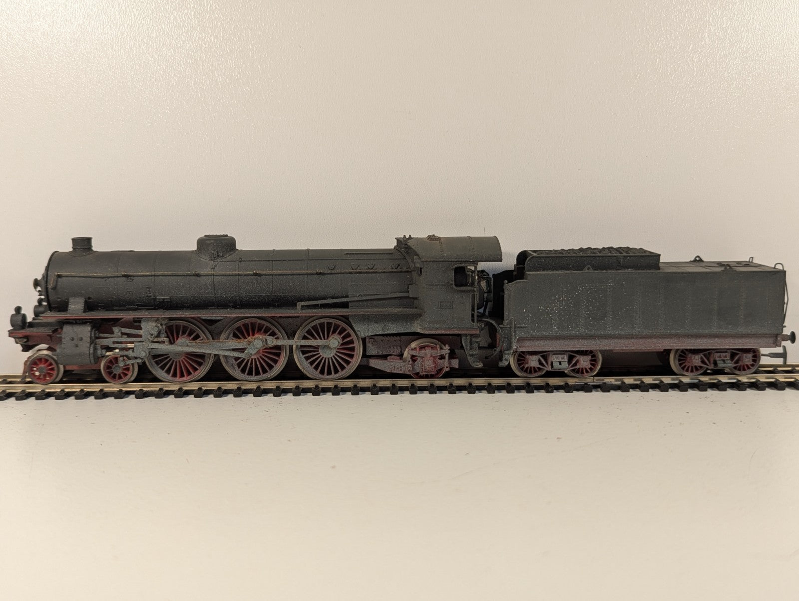 Rivarossi HO Gauge Italian FS Class 691 Steam Locomotive Black