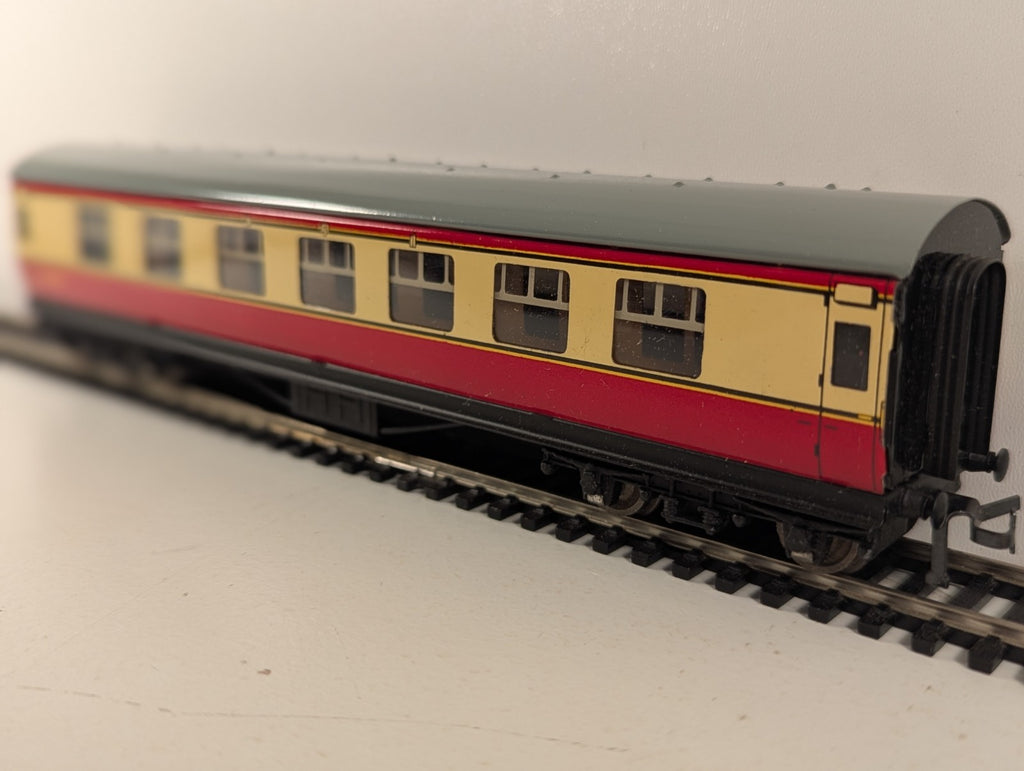 Hornby Dublo OO Gauge LMS Stanier Composite Corridor Coach M4183 Crimson & Cream