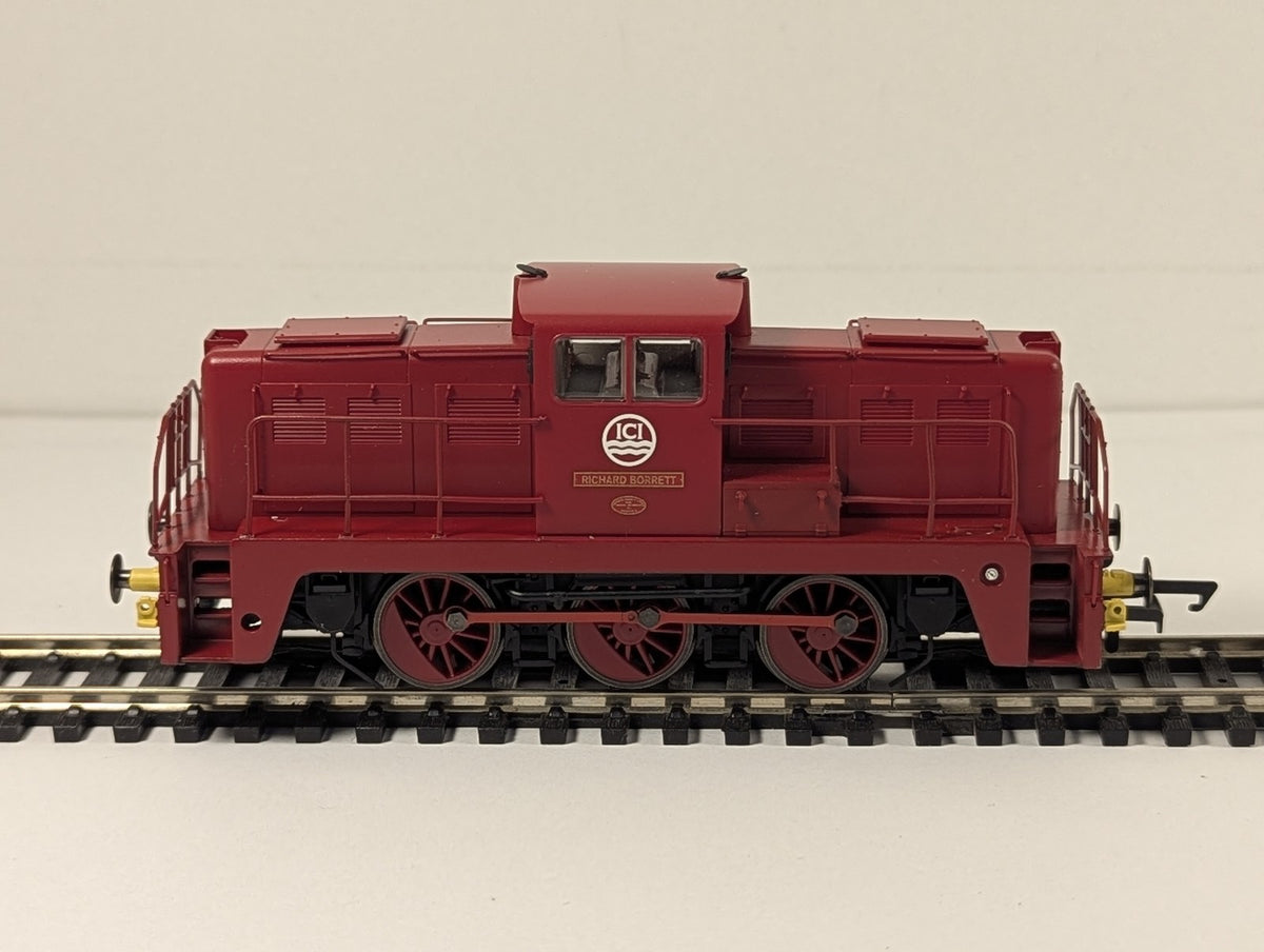 Oxford Rail Diesel Locomotive ICI 'Richard Borrett' finished in ICI Red livery
