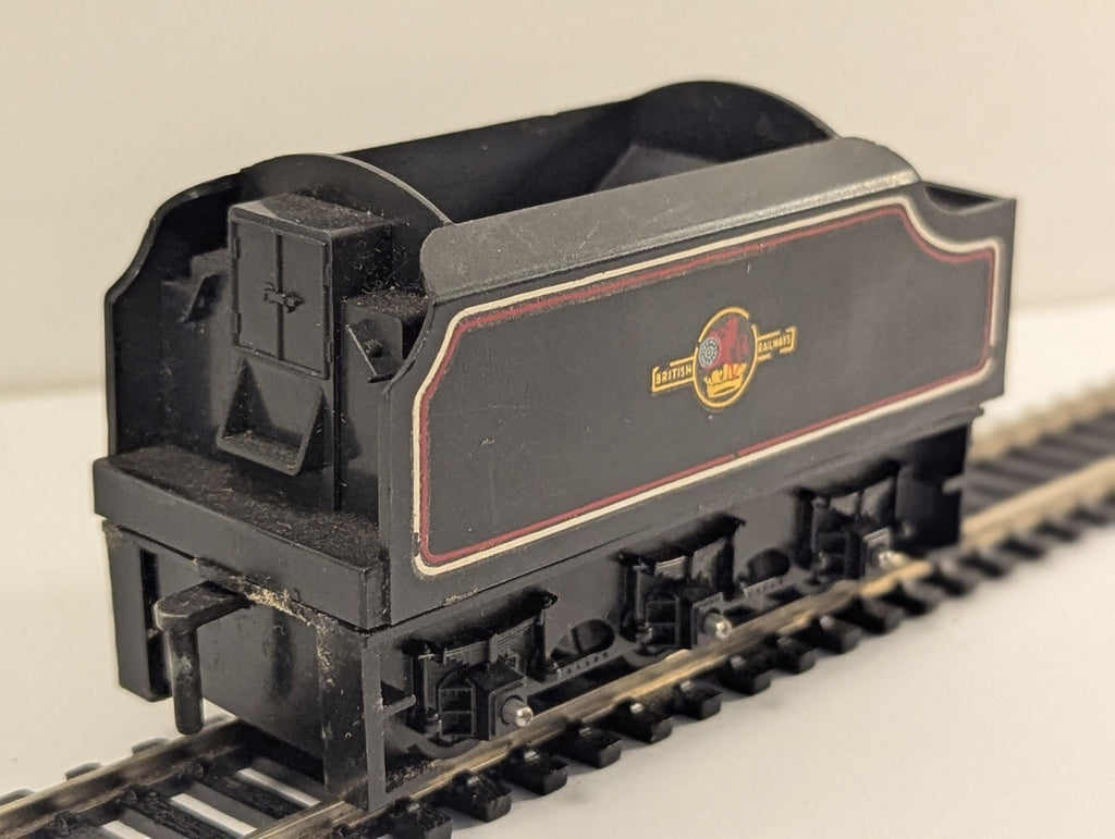 Tri-ang OO Gauge BR Black Steam Locomotive Tender R30 R31