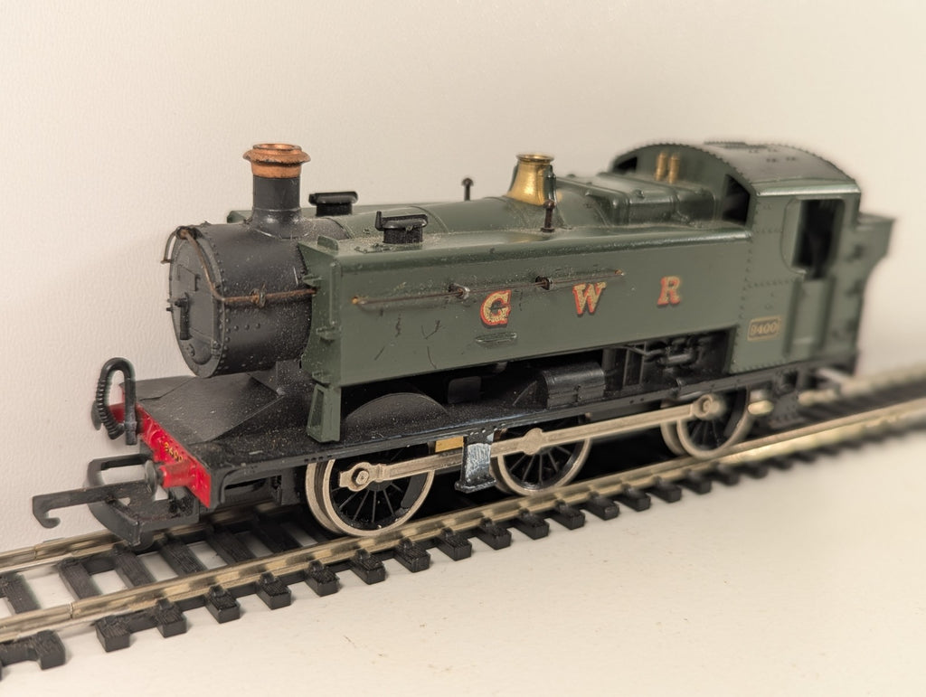 Lima GWR 94xx Class 0-6-0PT Pannier Tank No. 9400 in GWR Green