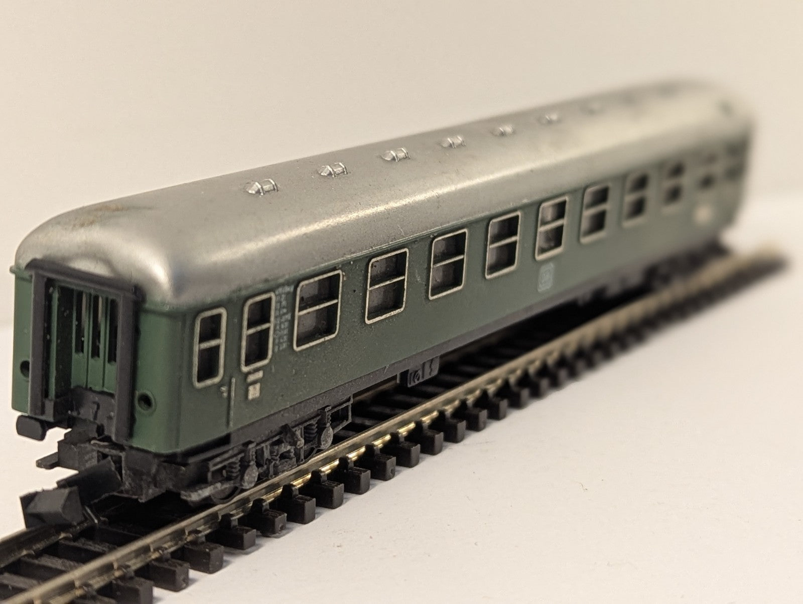 Minitrix 3081 N Gauge DB 2nd Class Coach