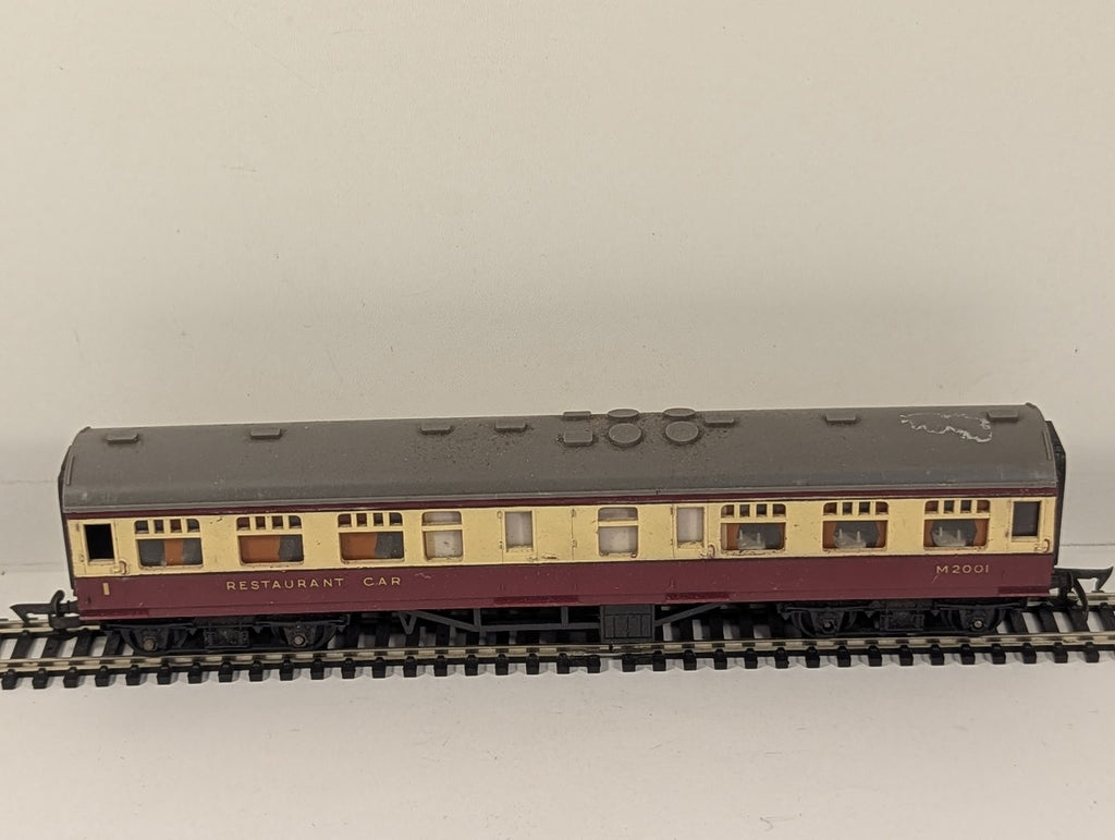 Tri-ang OO Gauge BR Restaurant Car Passenger Coach M2001 BR Crimson and Cream