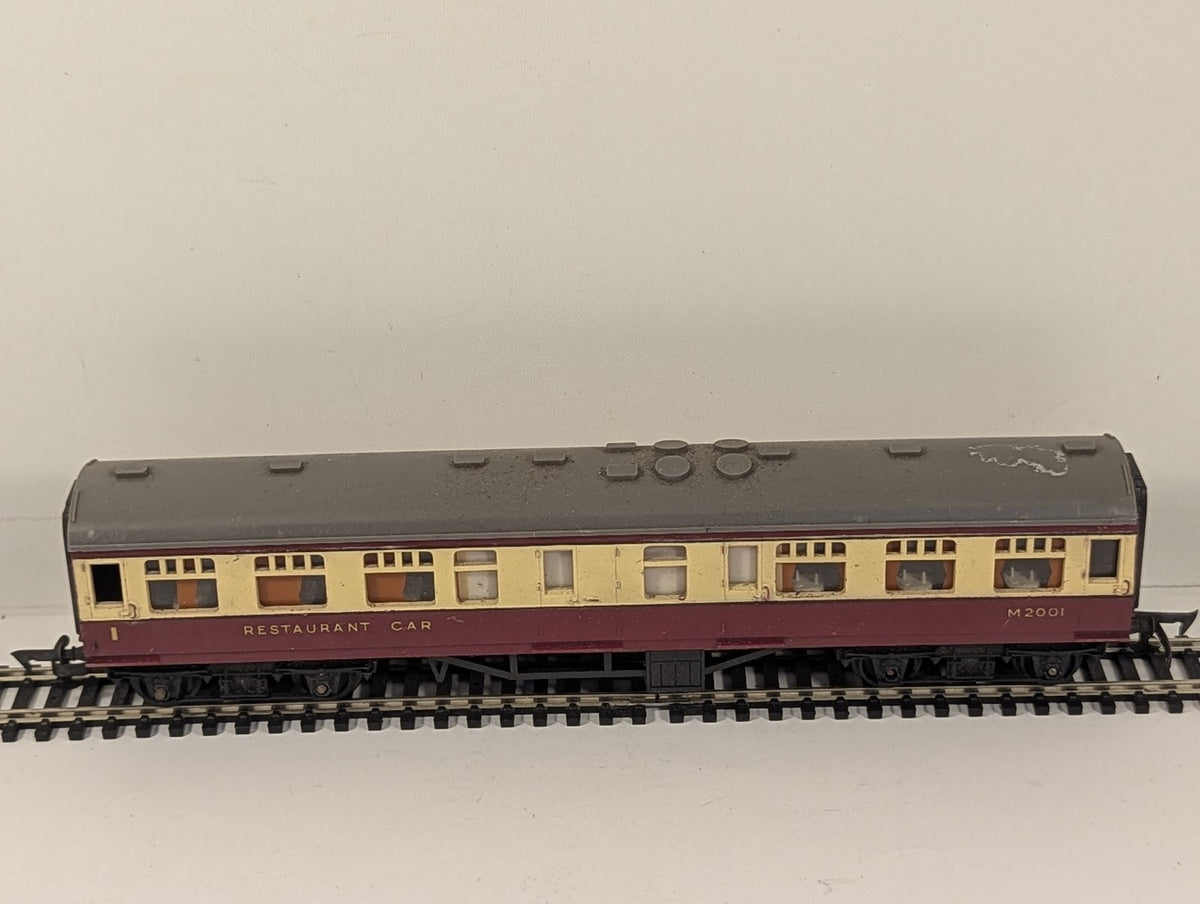 Tri-ang OO Gauge BR Restaurant Car Passenger Coach M2001 BR Crimson and Cream