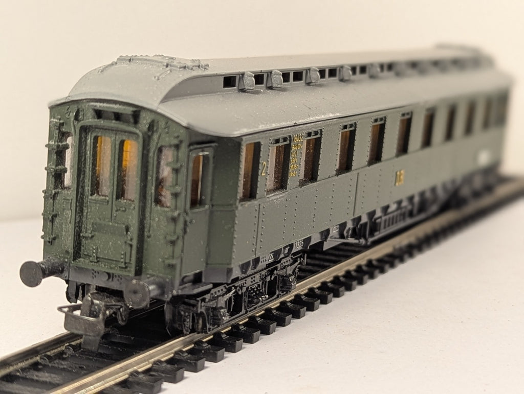 VEB Modellbahnwagen Dresden 426/935 HO Gauge D-Zug Oberlicht Coach