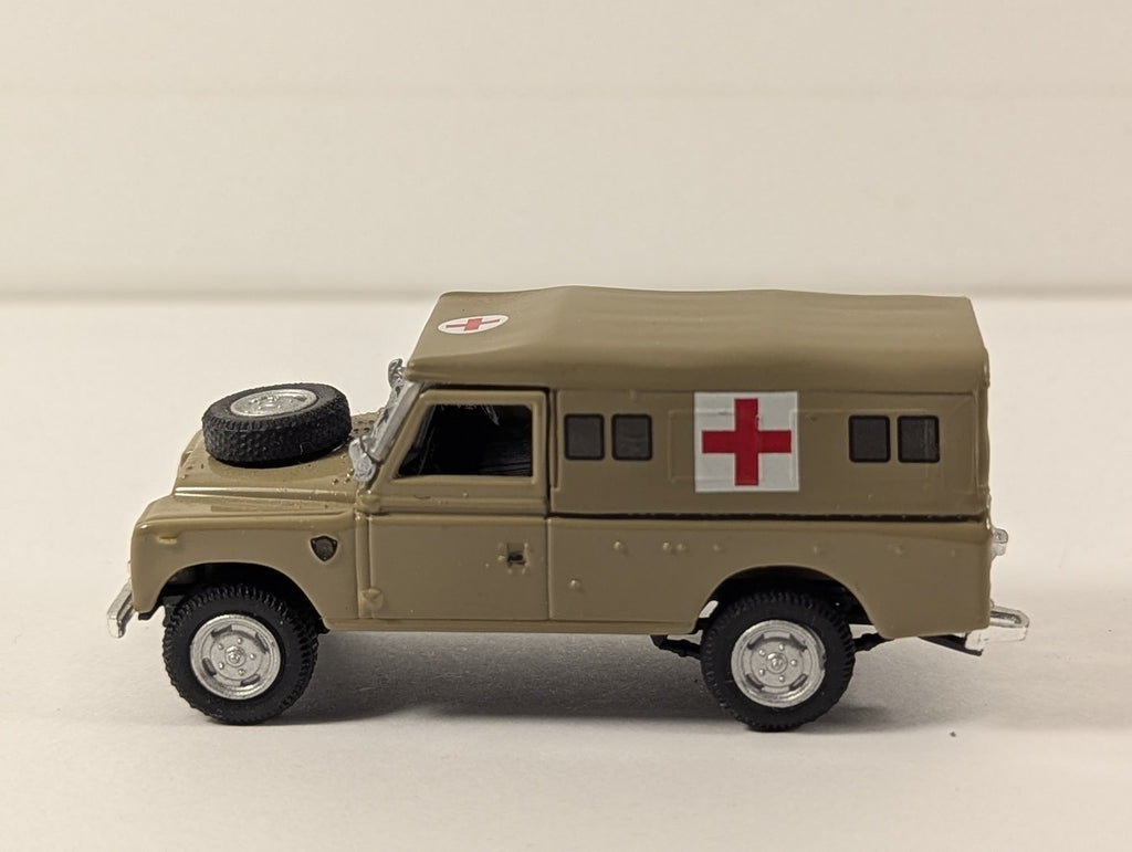 Hongwell 1:72 Scale Land Rover Series III 109 Ambulance Die-cast Model Vehicle