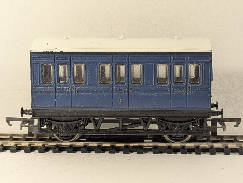 Hornby OO Gauge 4-Wheel Composite Coach Passenger Coach 12 Blue