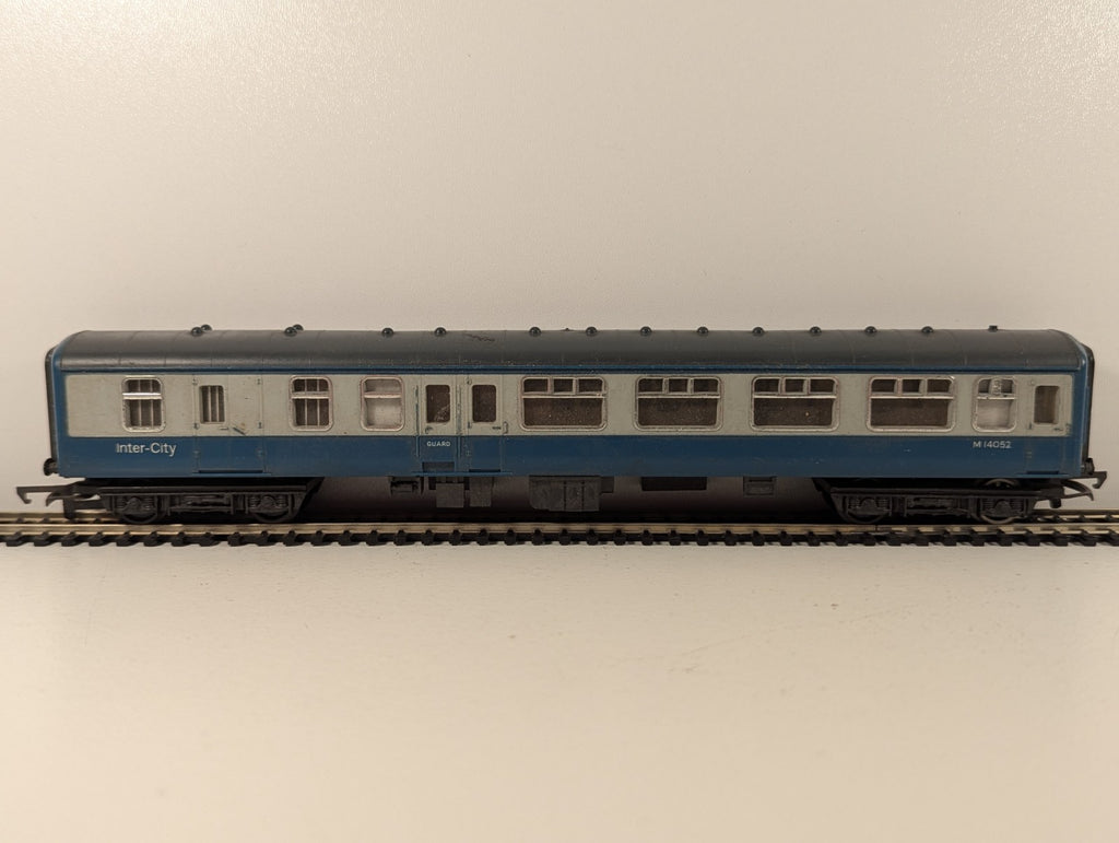 Lima OO Gauge BR InterCity Mk2 Brake Corridor Coach