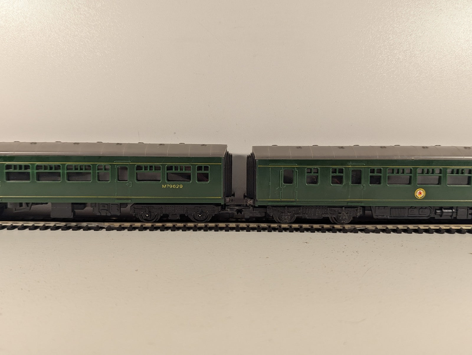 Tri-ang OO Gauge Class 101 Metro-Cammell 2-Car DMU Diesel Multiple Unit