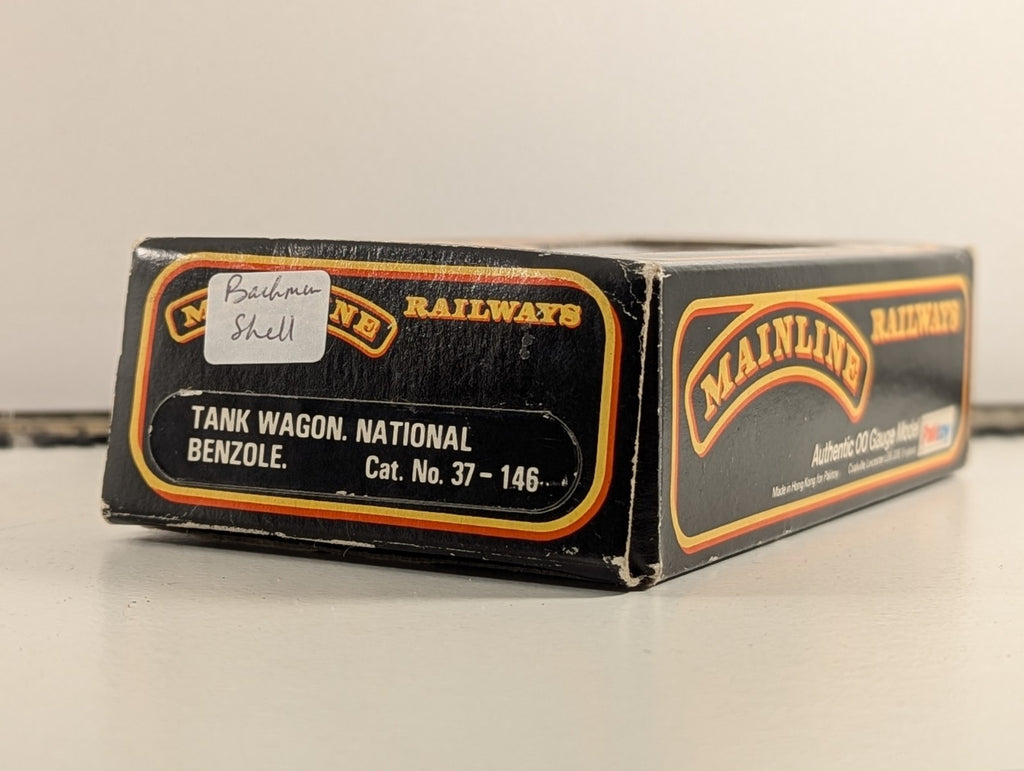Bachmann OO Gauge 14-Ton Silver Petrol Tank Wagon - Wrong Box