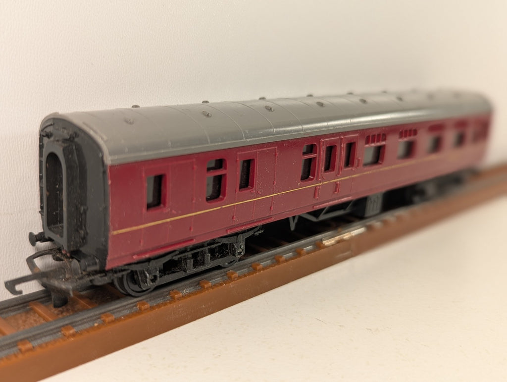 Tri-ang TT Gauge BR Mk1 Corridor Brake Coach