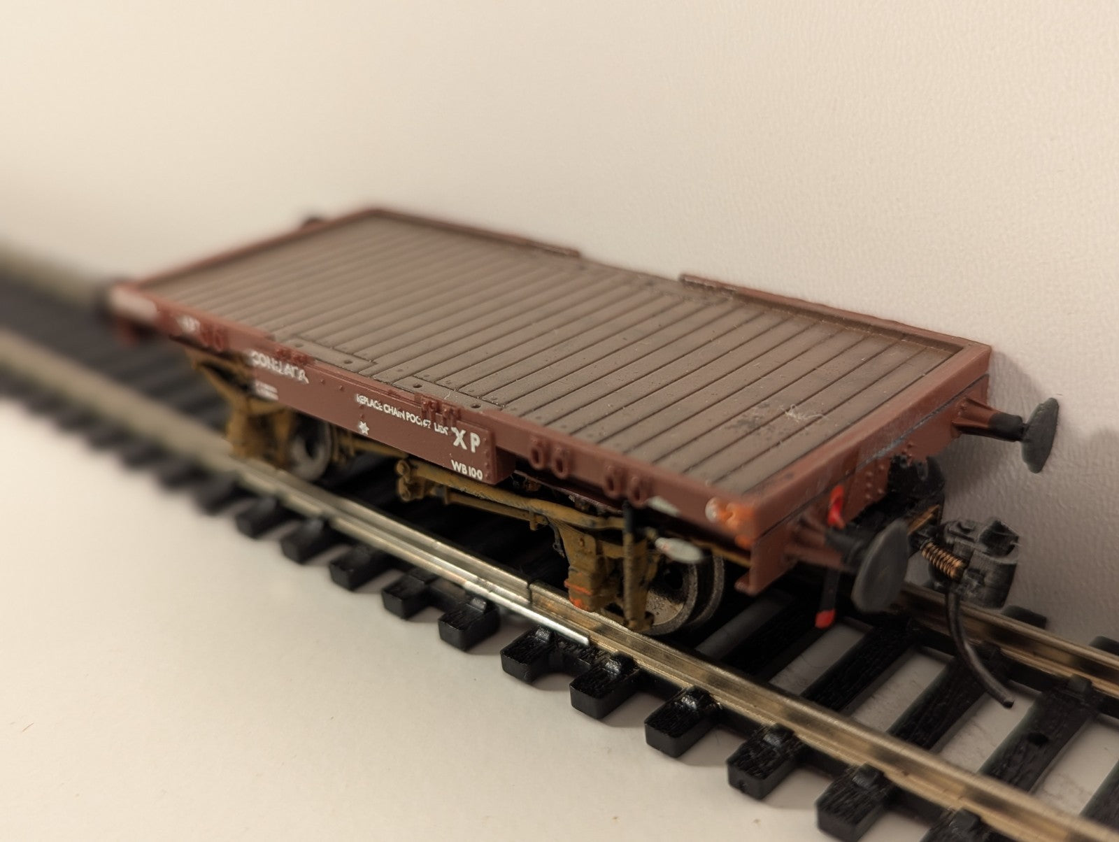 Bachmann Branchline 37-982 “Conflat A” Wagon – BR Bauxite – No. B705490 – Kadee