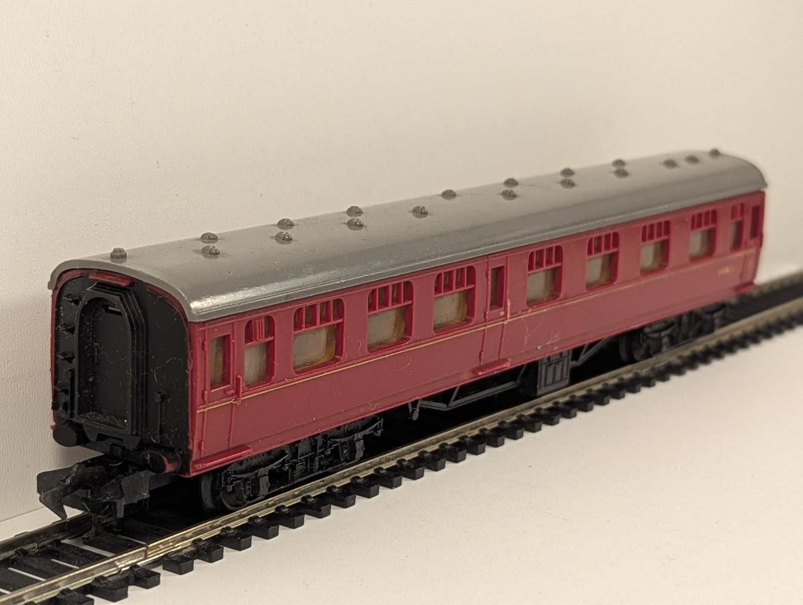 Jouef HO Scale Main Line First Class Coach Passenger Coach 15100 BR Maroon