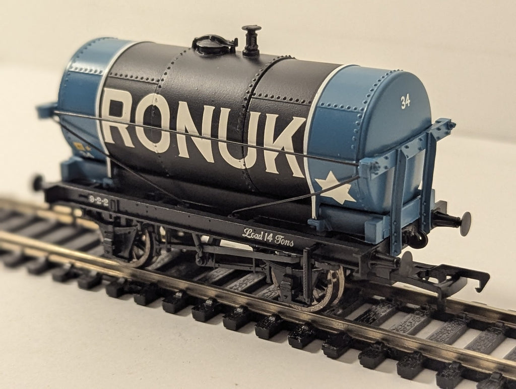 Bachmann OO Gauge 14T Tank Wagon Ronuk 34 37-654A