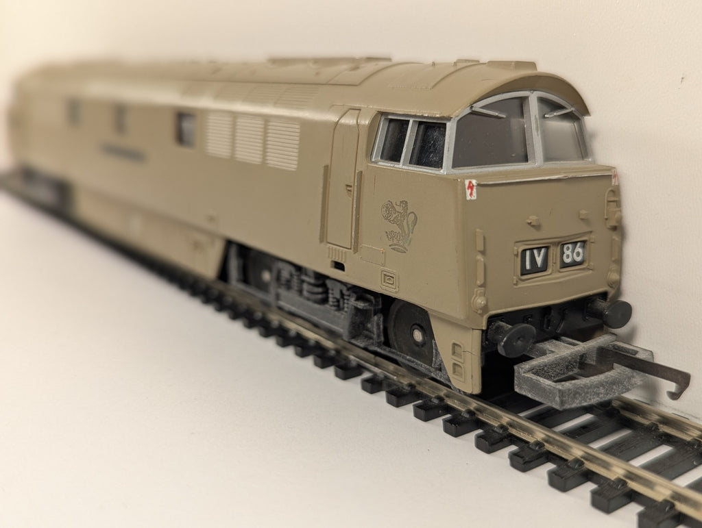 Lima OO Gauge Class 52 Western Enterprise Diesel Locomotive D 1023 Desert Sand