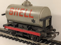 Tri-ang R12 Shell / BP Tank Wagon – OO Gauge