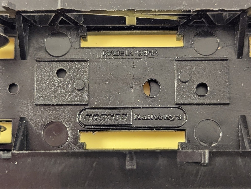 Hornby OO Gauge 5-Plank Open Wagon Goods Wagon 13578 Yellow