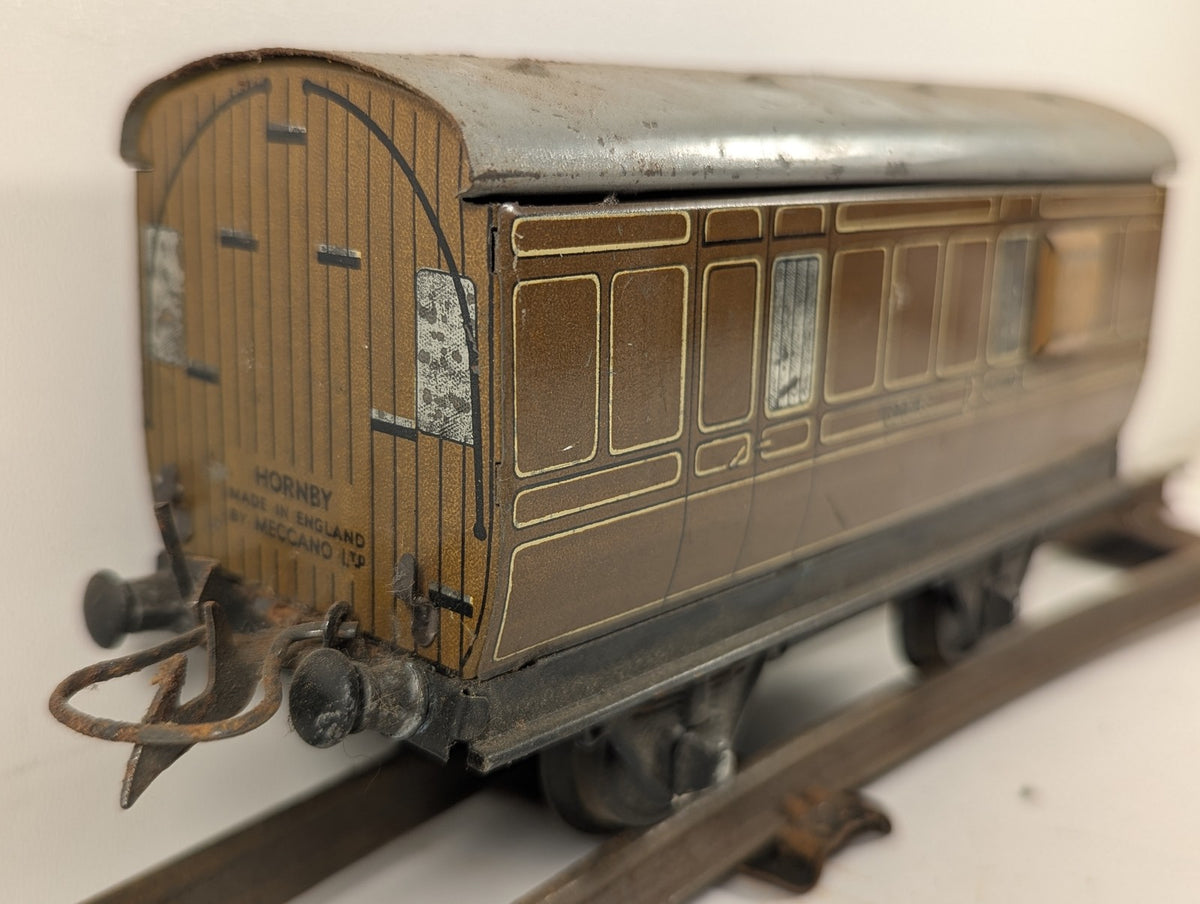 Hornby O Gauge No. 1 Passenger Coach Guard's Van LNER Teak