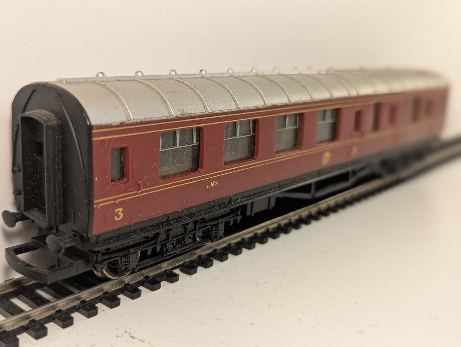 Hornby OO Gauge LMS Brake Third Coach