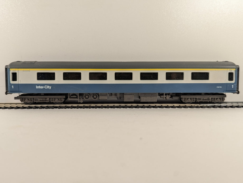 Airfix OO Gauge MkII First Class Coach Passenger Coach E3170 BR Blue & Grey