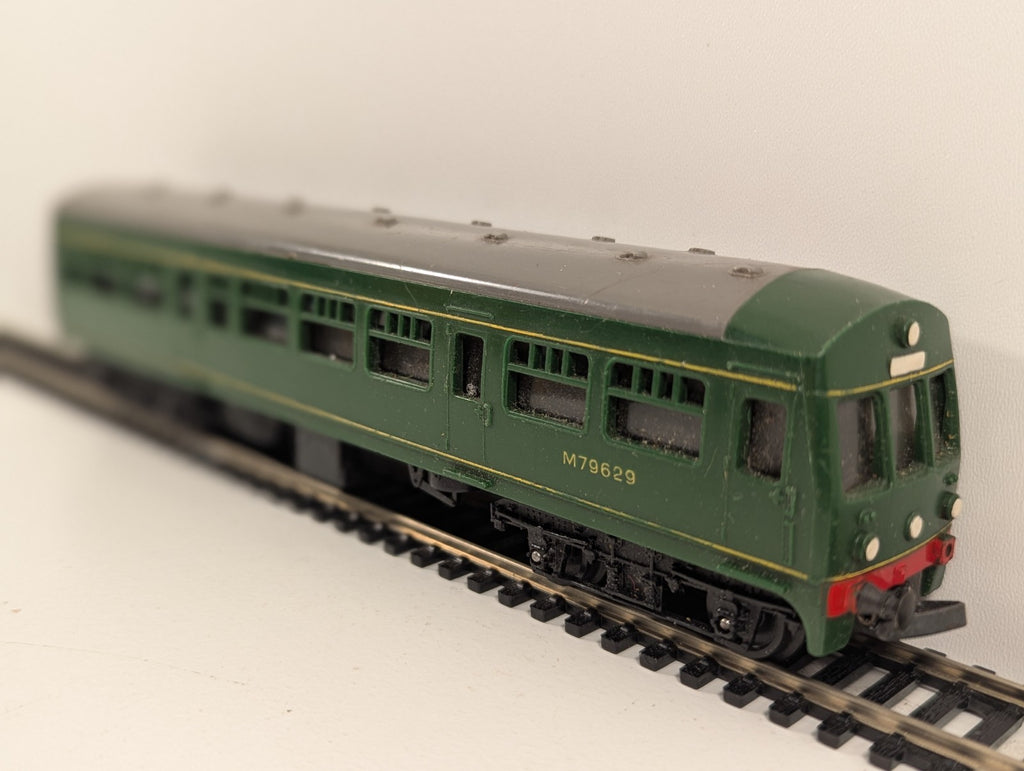 Tri-ang OO Gauge Class 101 DMU Dummy Power Car - broken buffer