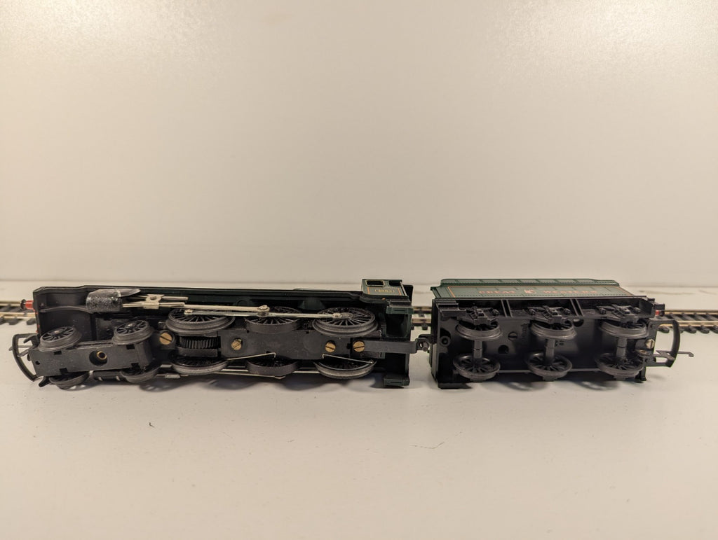 Tri-ang Hornby GWR Hall Class GWR Lined Green