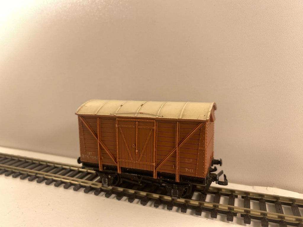Hornby Dublo OO Gauge SD6 12-Ton Ventilated Van – B757051 (RC 24106 / 4325)