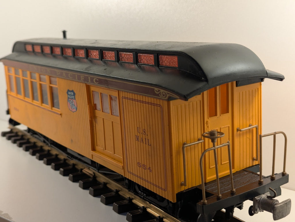 Bachmann Big Haulers G Scale Union Pacific Mail Passenger Car on O Gauge Wheels