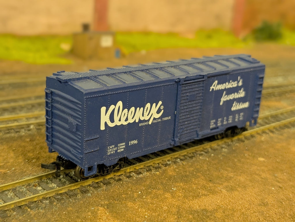 HO Gauge Kleenex Box Car Split 1996 Shoprite Express Railroad Set