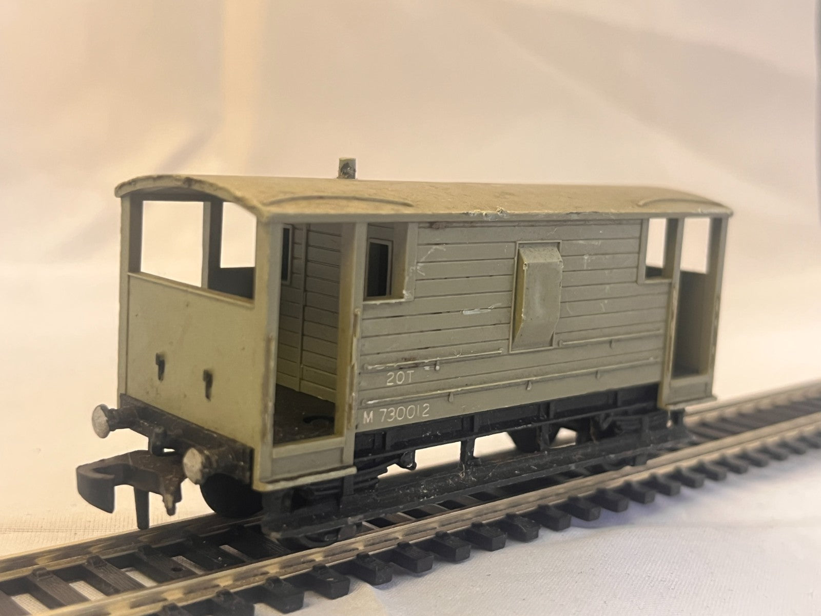 Hornby Dublo OO Gauge 20 Ton Goods Brake Van M730012