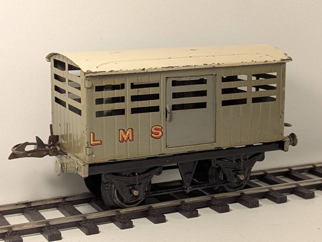 Hornby Series O Gauge No.1 LMS Cattle Truck Grey