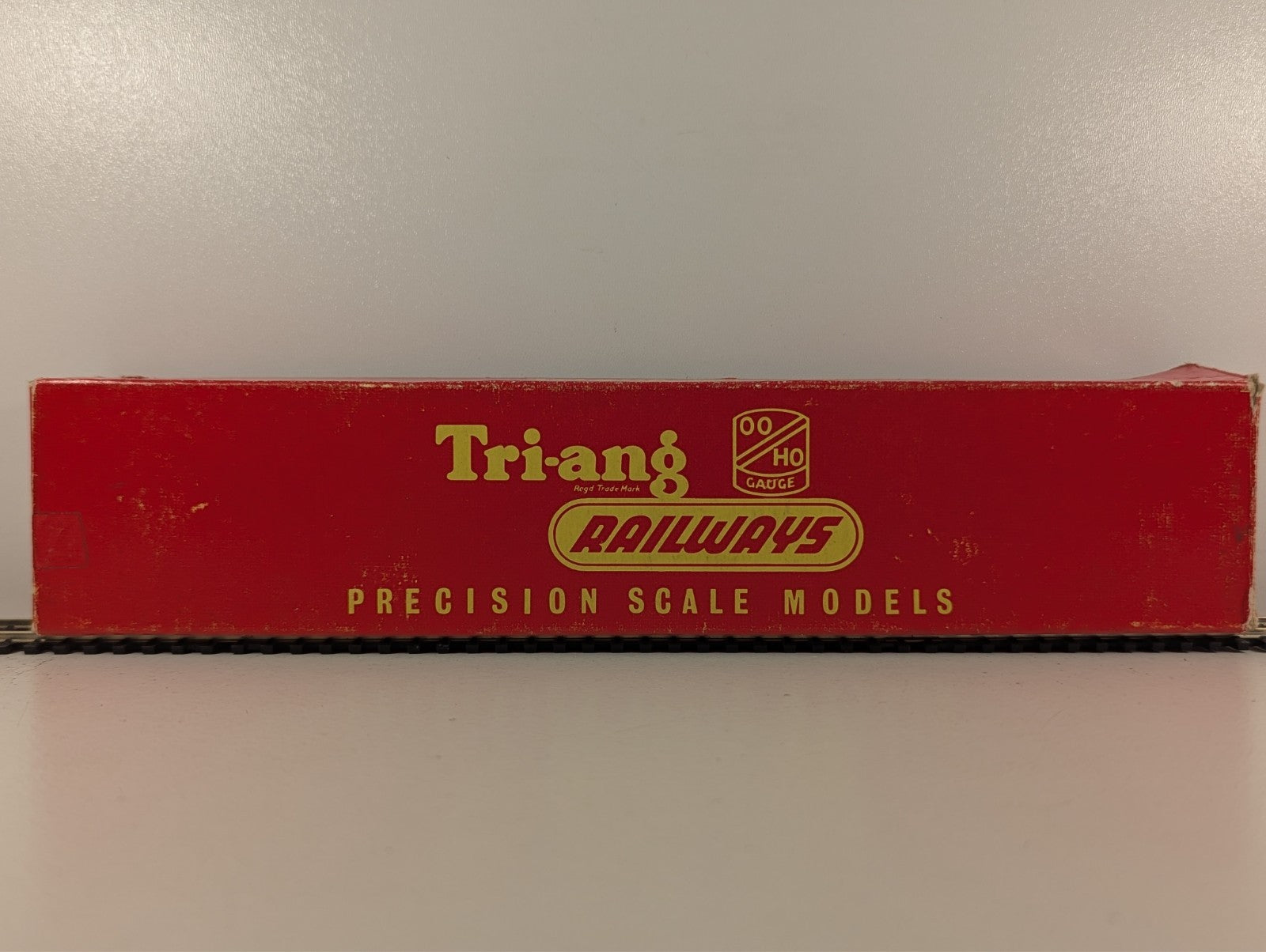 Tri-ang Railways R.422 OO Gauge First/Second Composite Coach - Boxed
