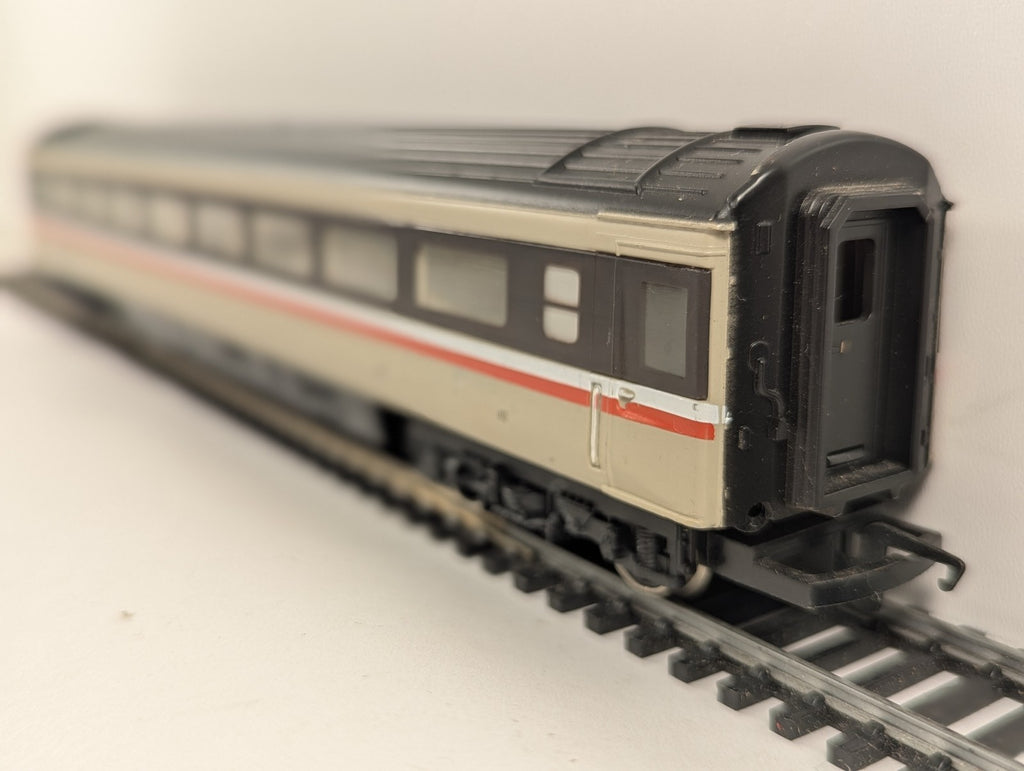 Hornby OO Gauge BR Mk3 Tourist Standard Coach Passenger Coach 42