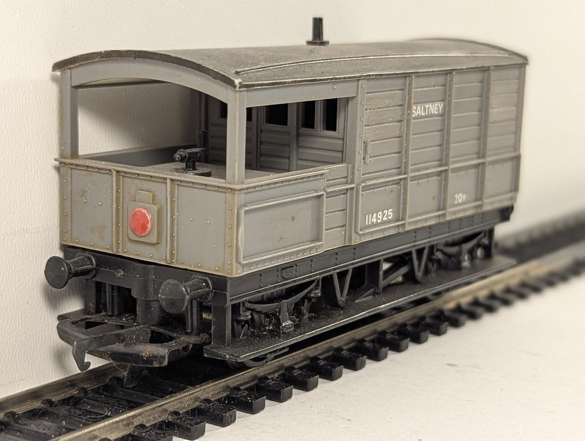 Hornby OO Gauge GWR 20t Toad Brake Van 'Saltney' 114925 GWR Grey R124