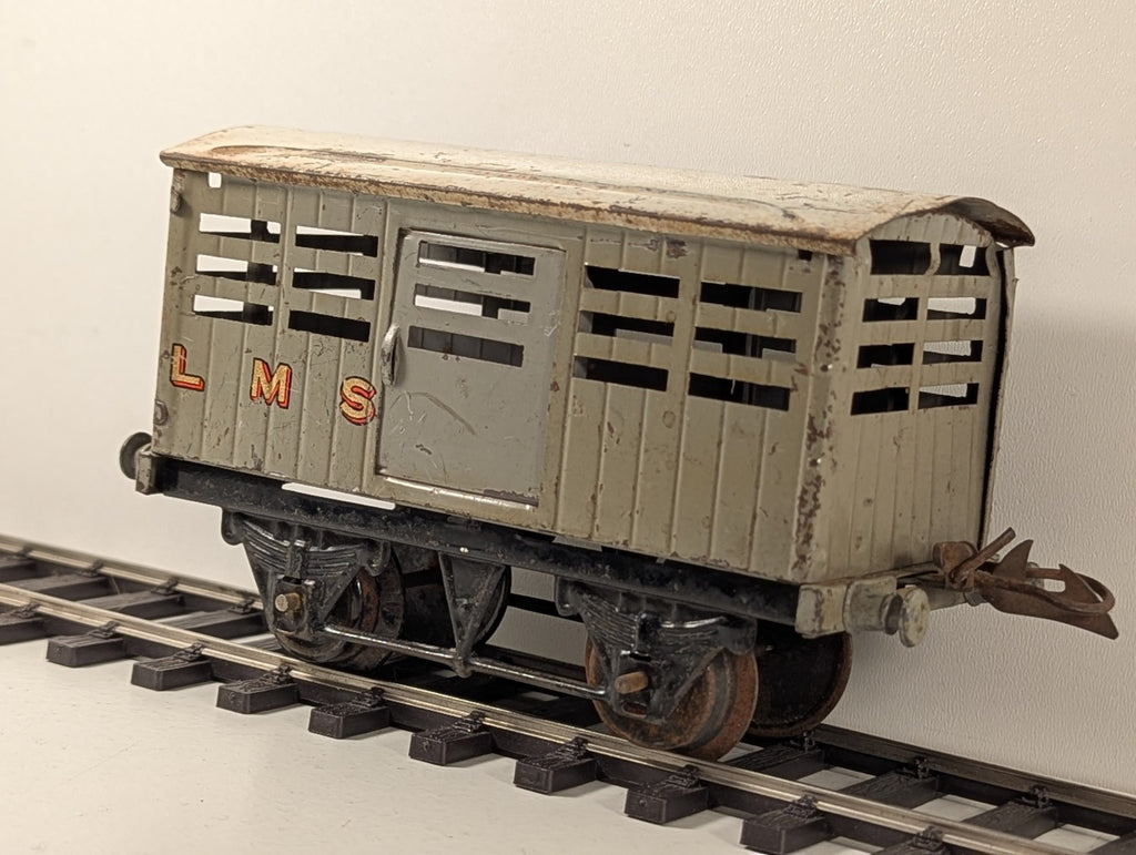 Hornby Series O Gauge Tinplate No.1 LMS Cattle Truck Grey