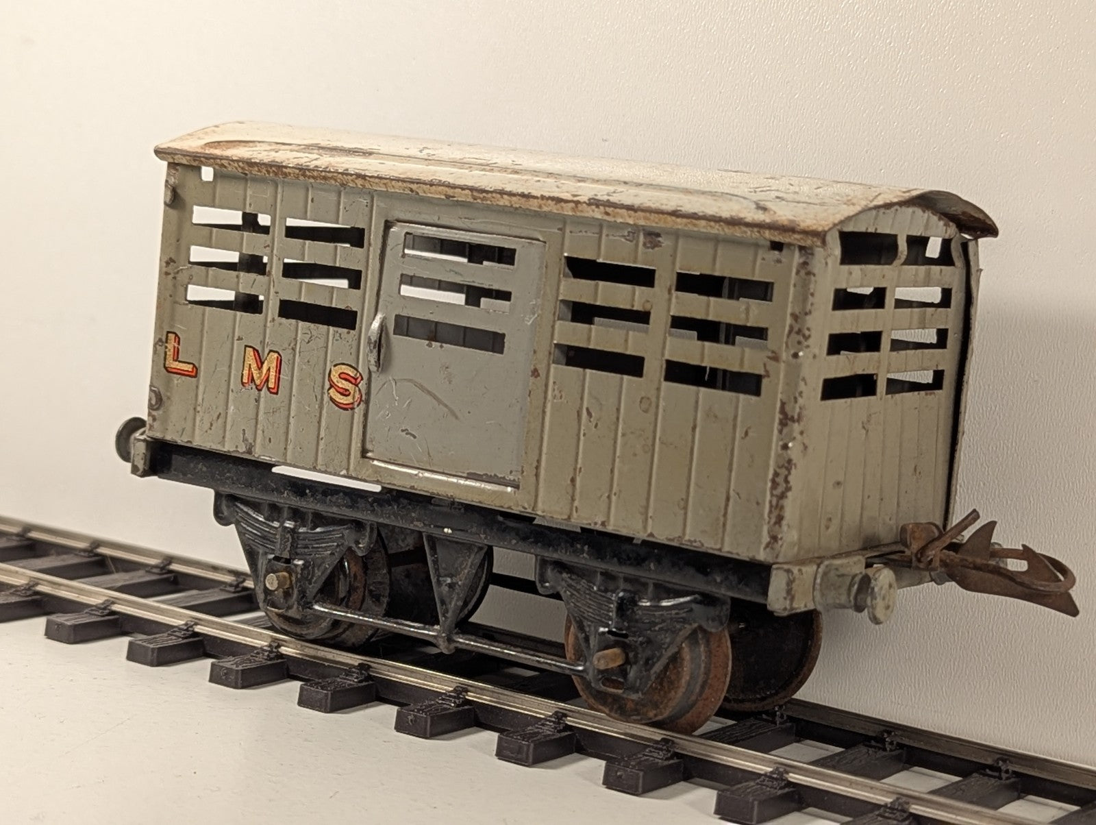 Hornby Series O Gauge Tinplate No.1 LMS Cattle Truck Grey