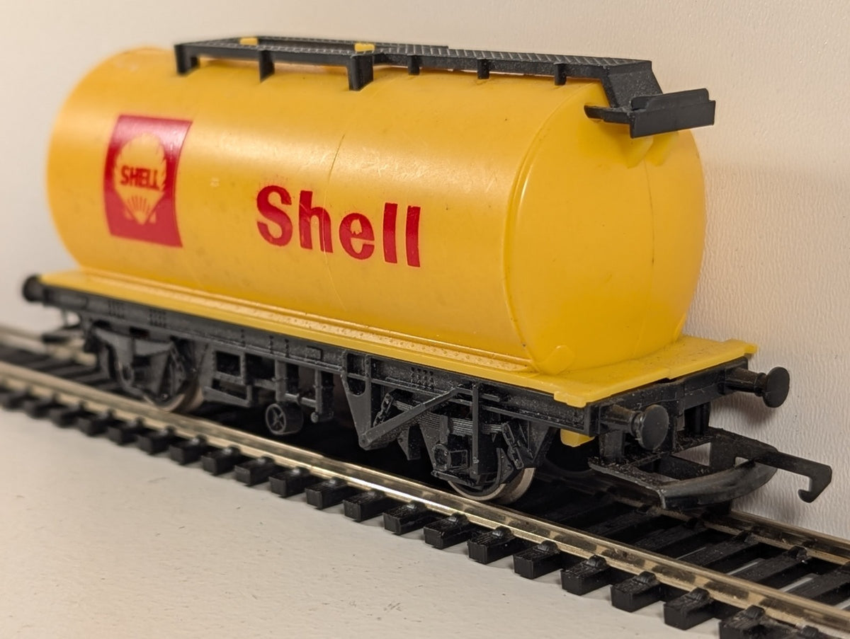Hornby R227 OO Gauge Shell Tank Wagon