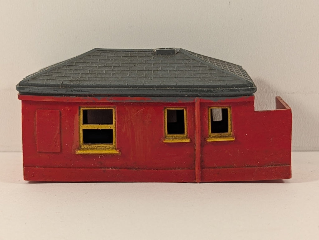 Tri-ang OO Gauge Waiting Room Building Red R62
