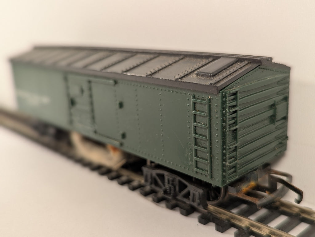 Tri-ang OO Gauge Track Cleaning Car Goods Wagon T.R. 9372 Permanent Way Green