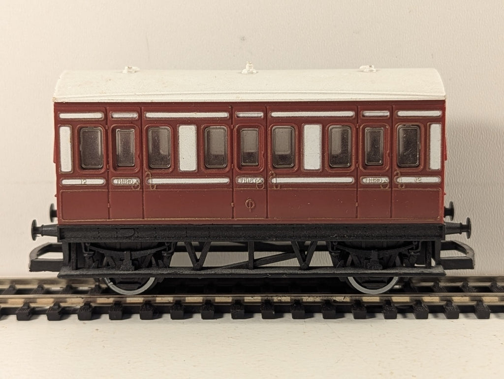 Hornby OO Gauge Caledonian Railway 4-Wheel Composite Coach Passenger