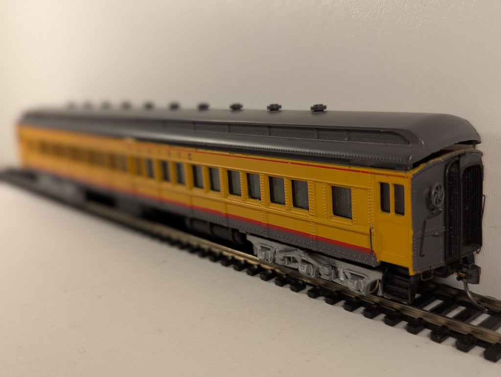 Bachmann HO Gauge Heavyweight Coach Passenger Coach 1128