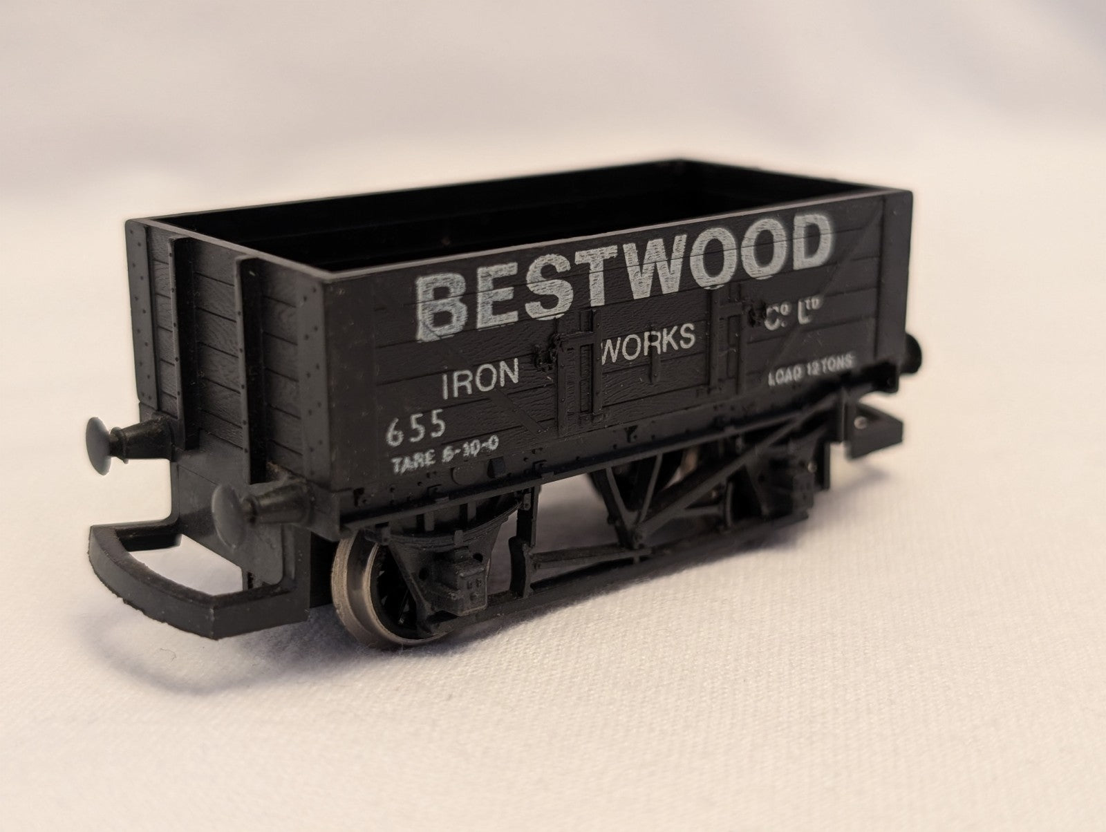 Hornby OO Gauge 7 Plank Wagon 'Bestwood' Goods Wagon 655
