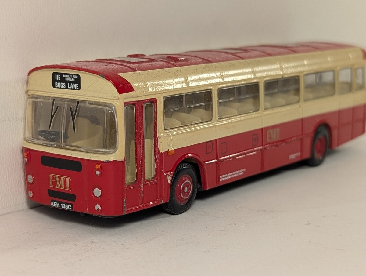 Corgi 1:76 AEC Reliance Weymann Die-cast Model SL 1039