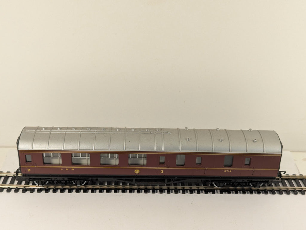 Hornby R474 OO Gauge LMS Crimson Lake Brake Coach Boxed