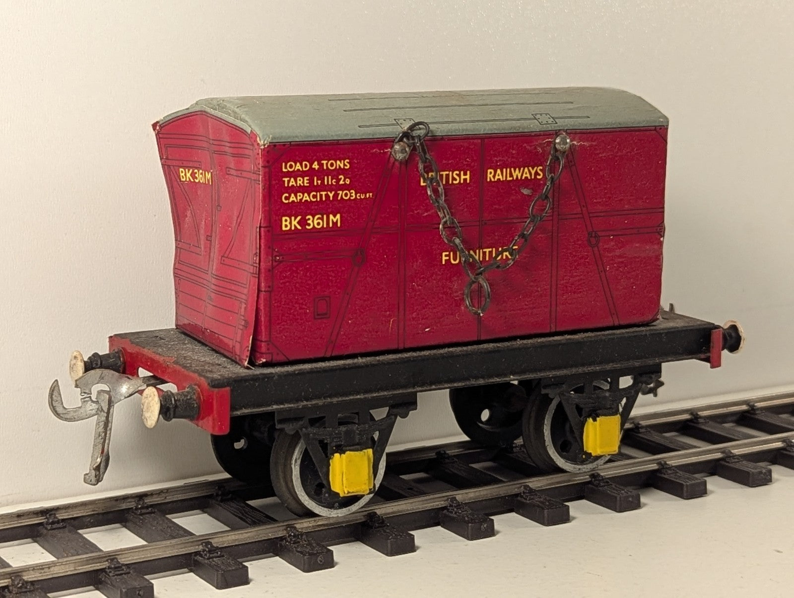 Hornby O Gauge Tinplate Flat Wagon with BR Furniture Container
