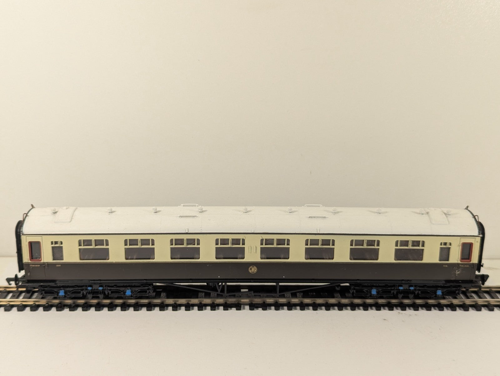 Mainline 937124 OO Gauge GWR Collett 3rd Corridor Coach